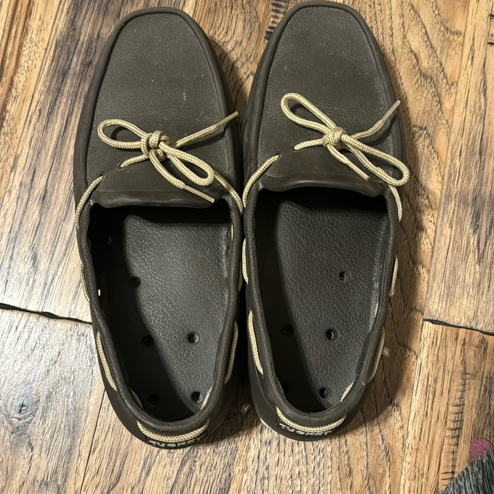 Tucket Men size 9